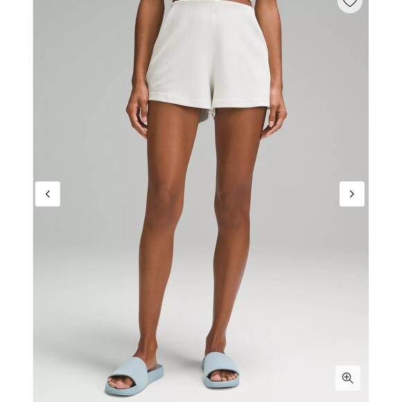 Lululemon Ribbed Softstreme HR Short 2” NWT - Bone / Size 8 - Picture 4 of 8